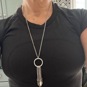 Perfect boho pendant necklace - holds your readers 🤓